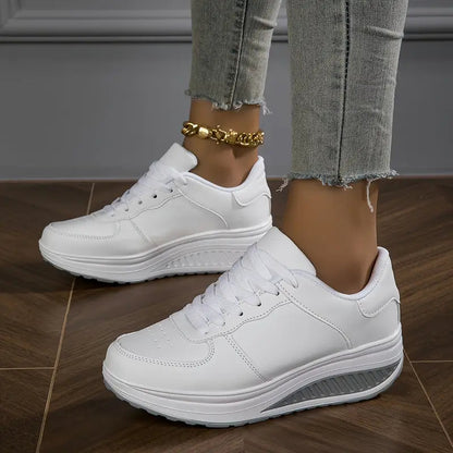 ZAPATILLAS CON CORDONES CHLOE