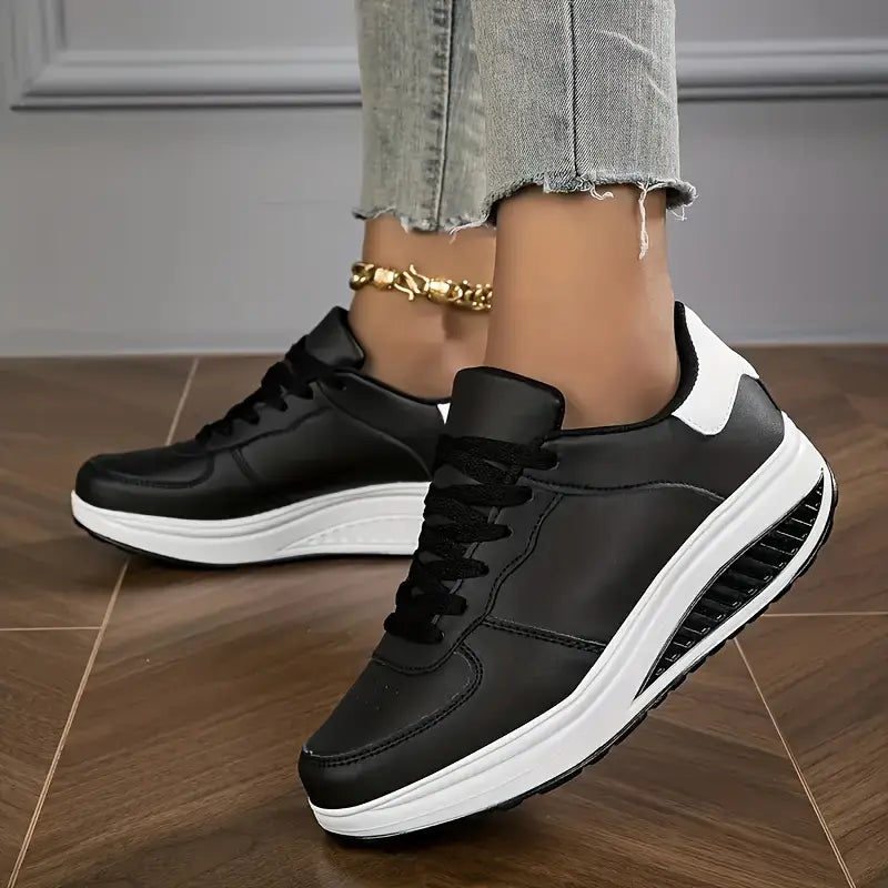 ZAPATILLAS CON CORDONES CHLOE