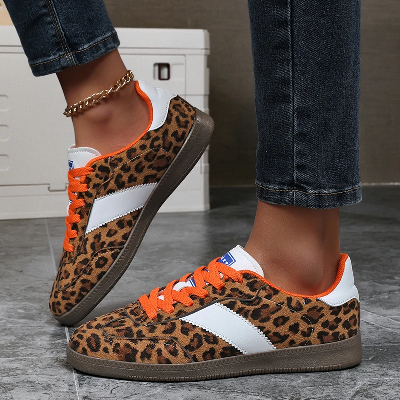 ZAPATILLAS DE ANTE CON ESTAMPADO DE LEOPARDO