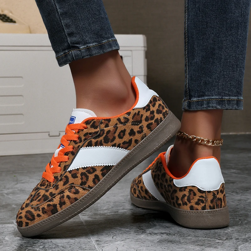 ZAPATILLAS DE ANTE CON ESTAMPADO DE LEOPARDO