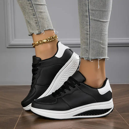 ZAPATILLAS CON CORDONES CHLOE