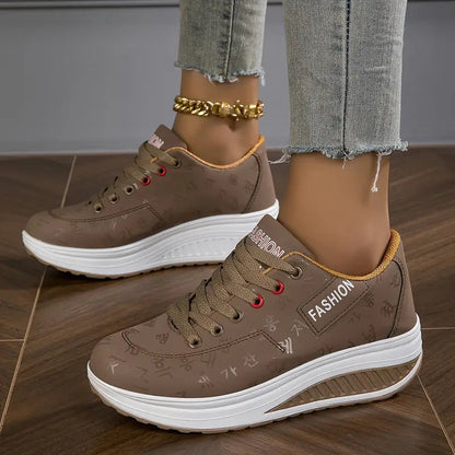ZAPATILLAS CON CORDONES CHLOE